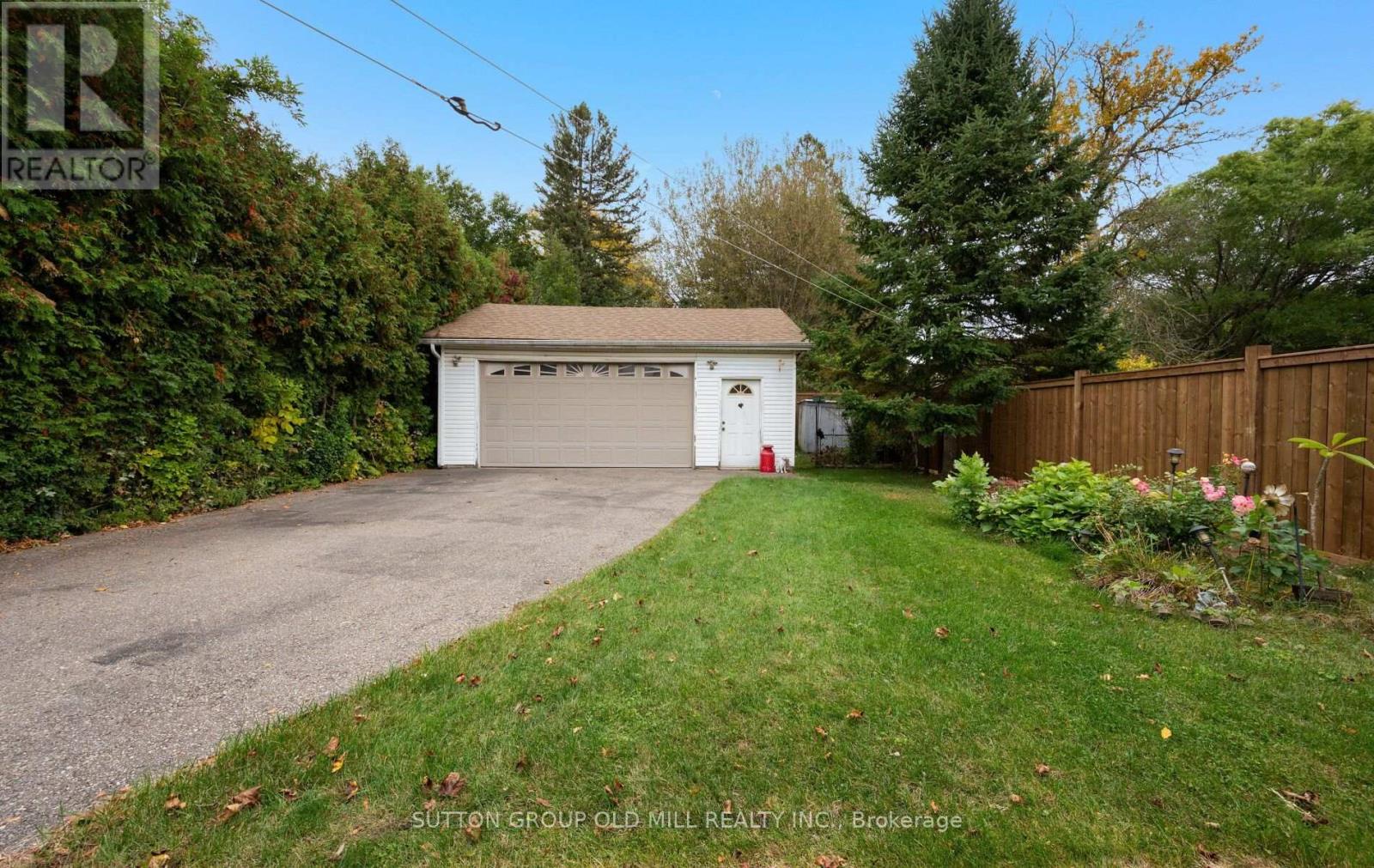 63 Westhead Road, Toronto (alderwood), Ontario