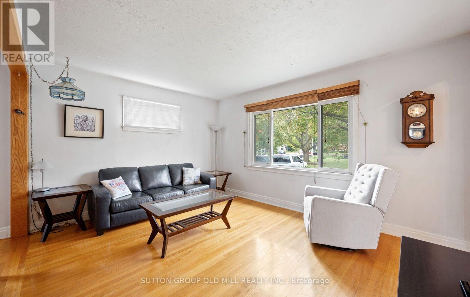 63 Westhead Road, Toronto (alderwood), Ontario