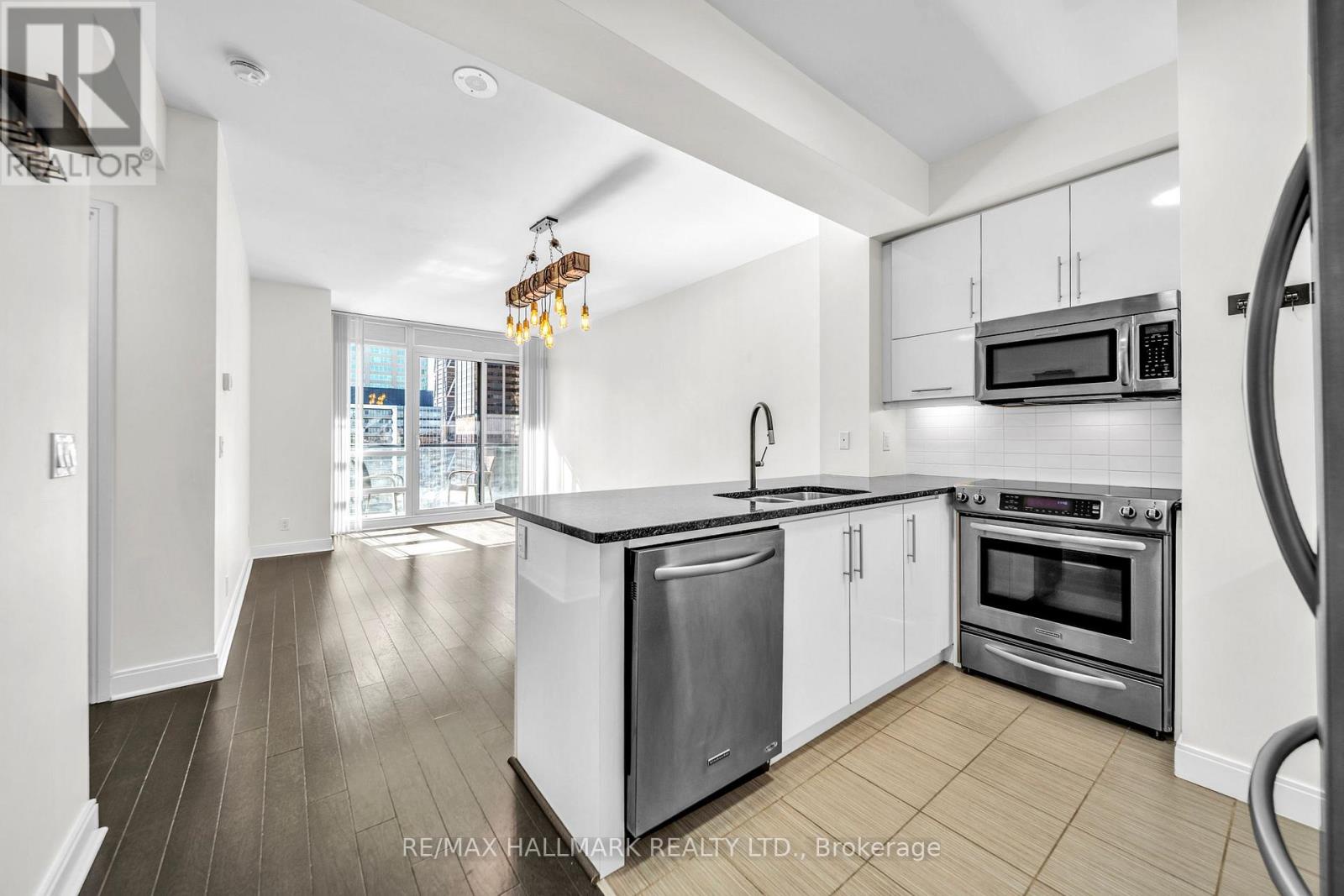2708 - 825 Church Street, Toronto (rosedale-moore Park), Ontario