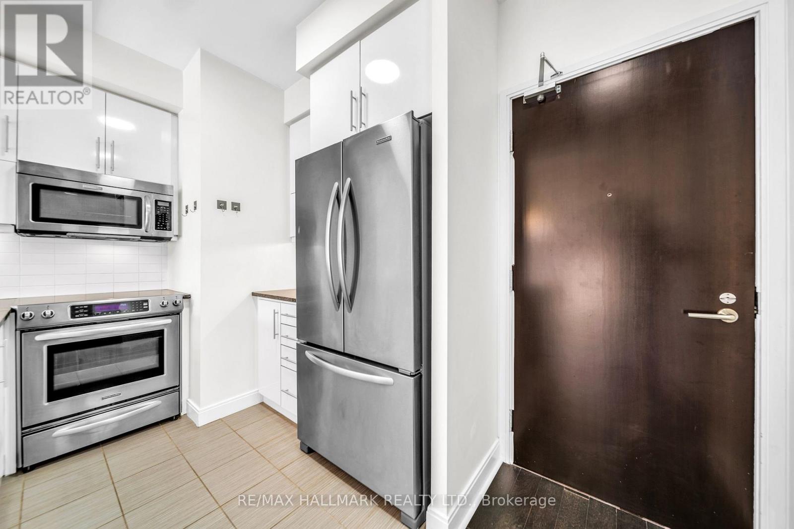2708 - 825 Church Street, Toronto (rosedale-moore Park), Ontario