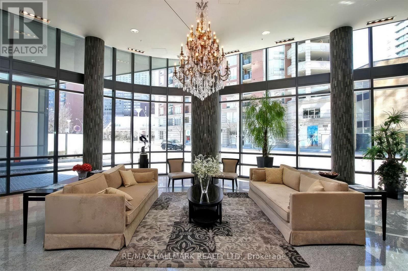 2708 - 825 Church Street, Toronto (rosedale-moore Park), Ontario