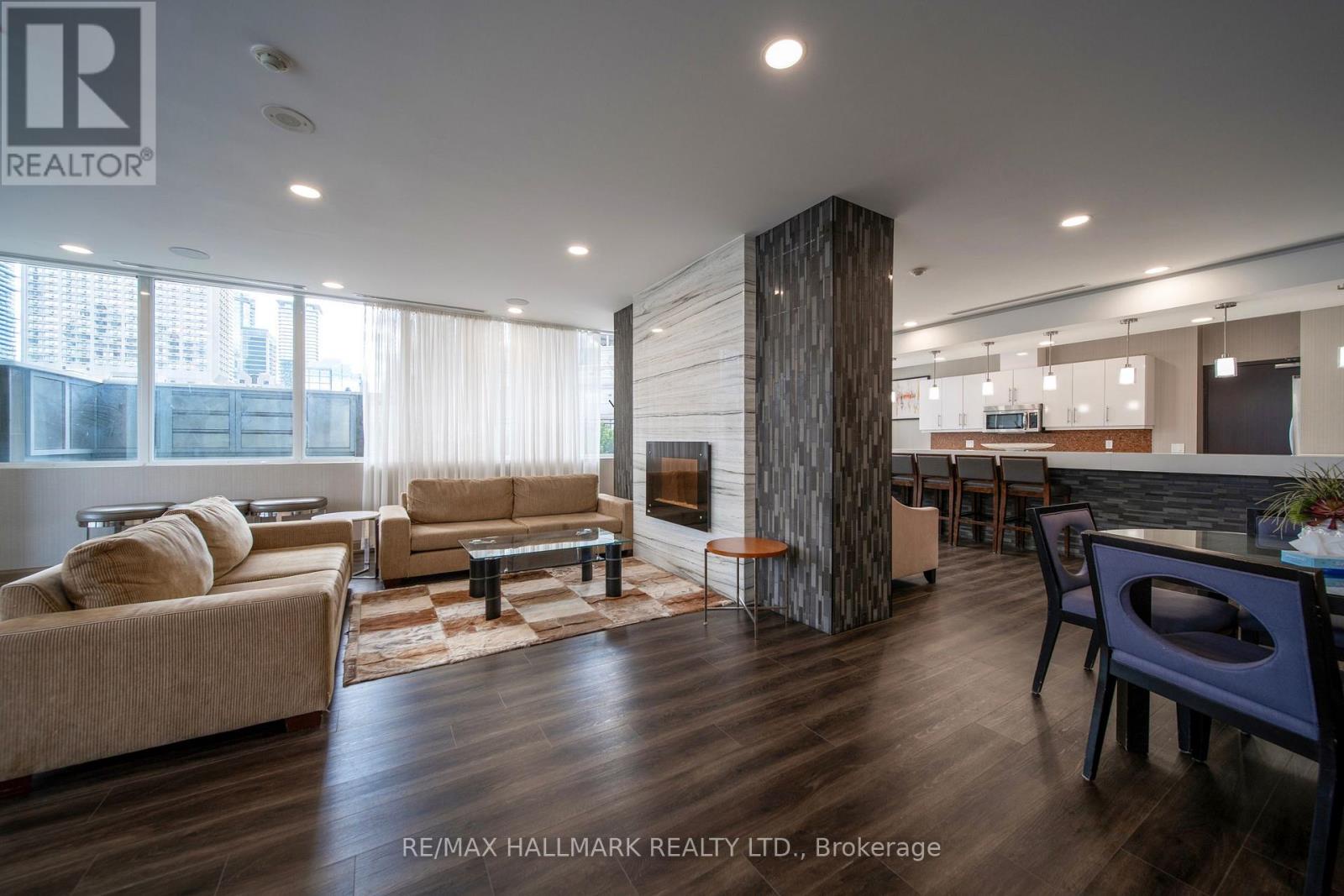 2708 - 825 Church Street, Toronto (rosedale-moore Park), Ontario