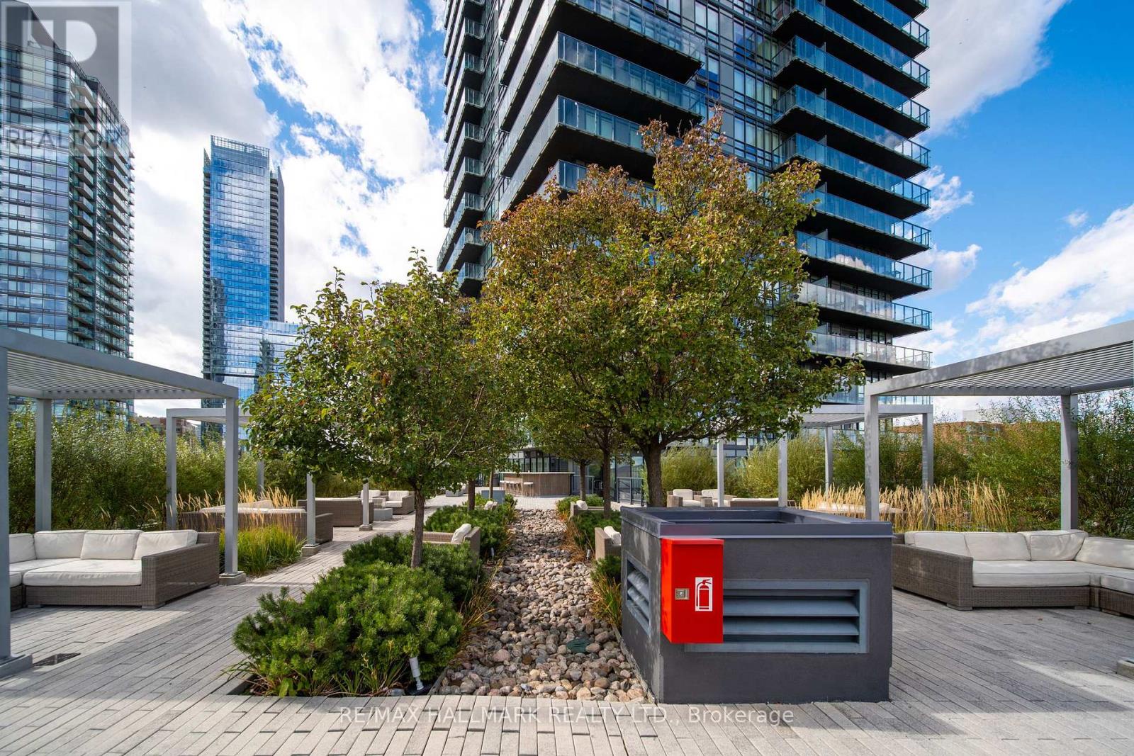 2708 - 825 Church Street, Toronto (rosedale-moore Park), Ontario