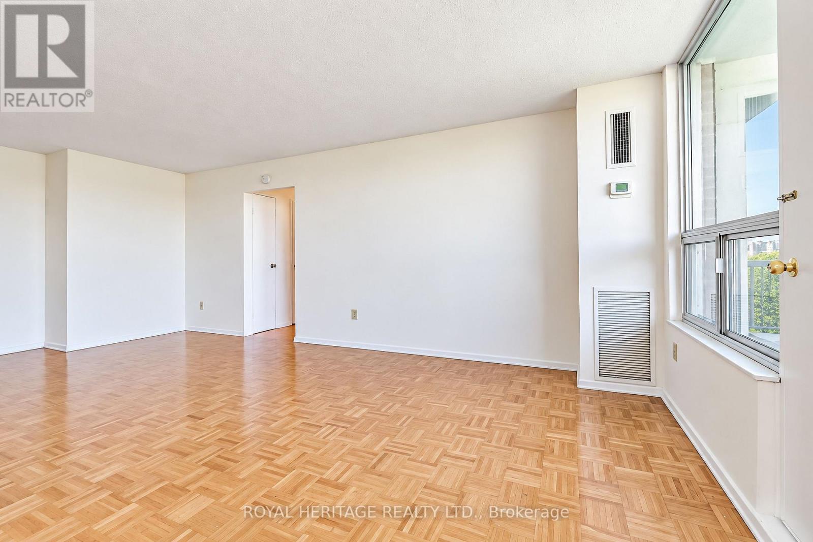 603 - 10 Edgecliff Golfway, Toronto (flemingdon Park), Ontario
