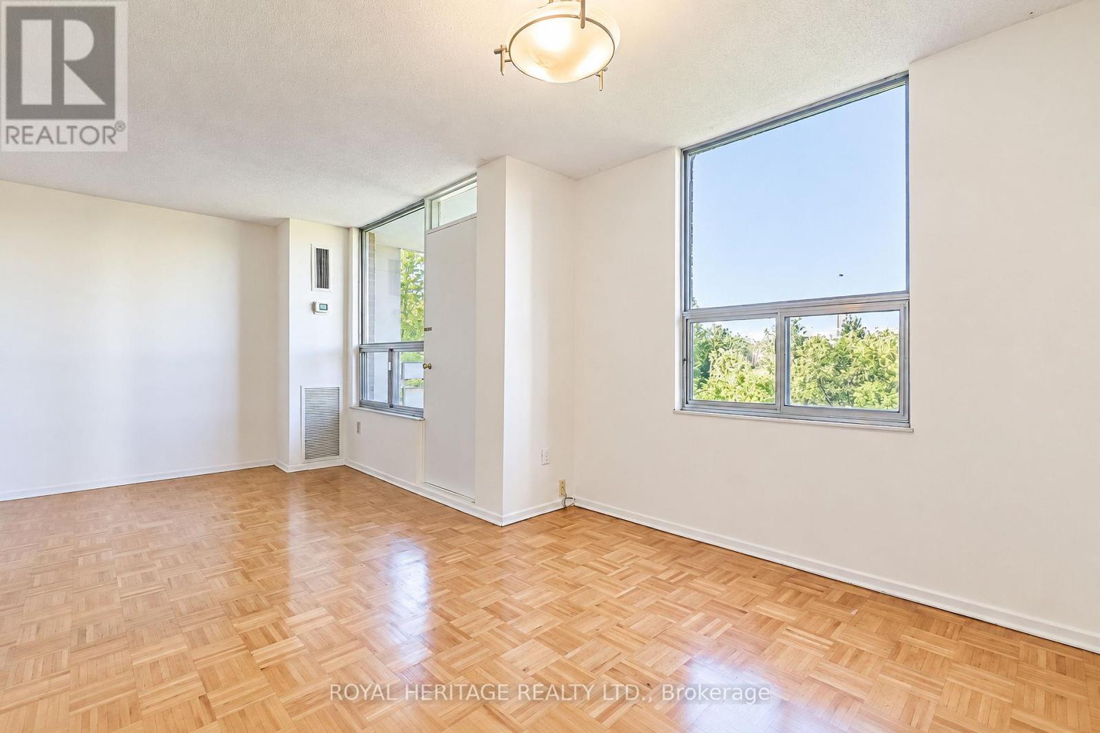 603 - 10 Edgecliff Golfway, Toronto (flemingdon Park), Ontario