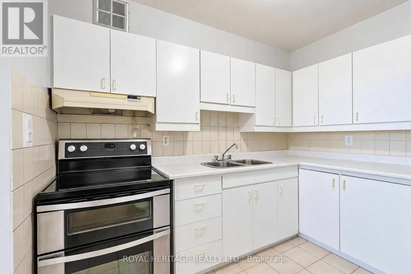 603 - 10 Edgecliff Golfway, Toronto (flemingdon Park), Ontario
