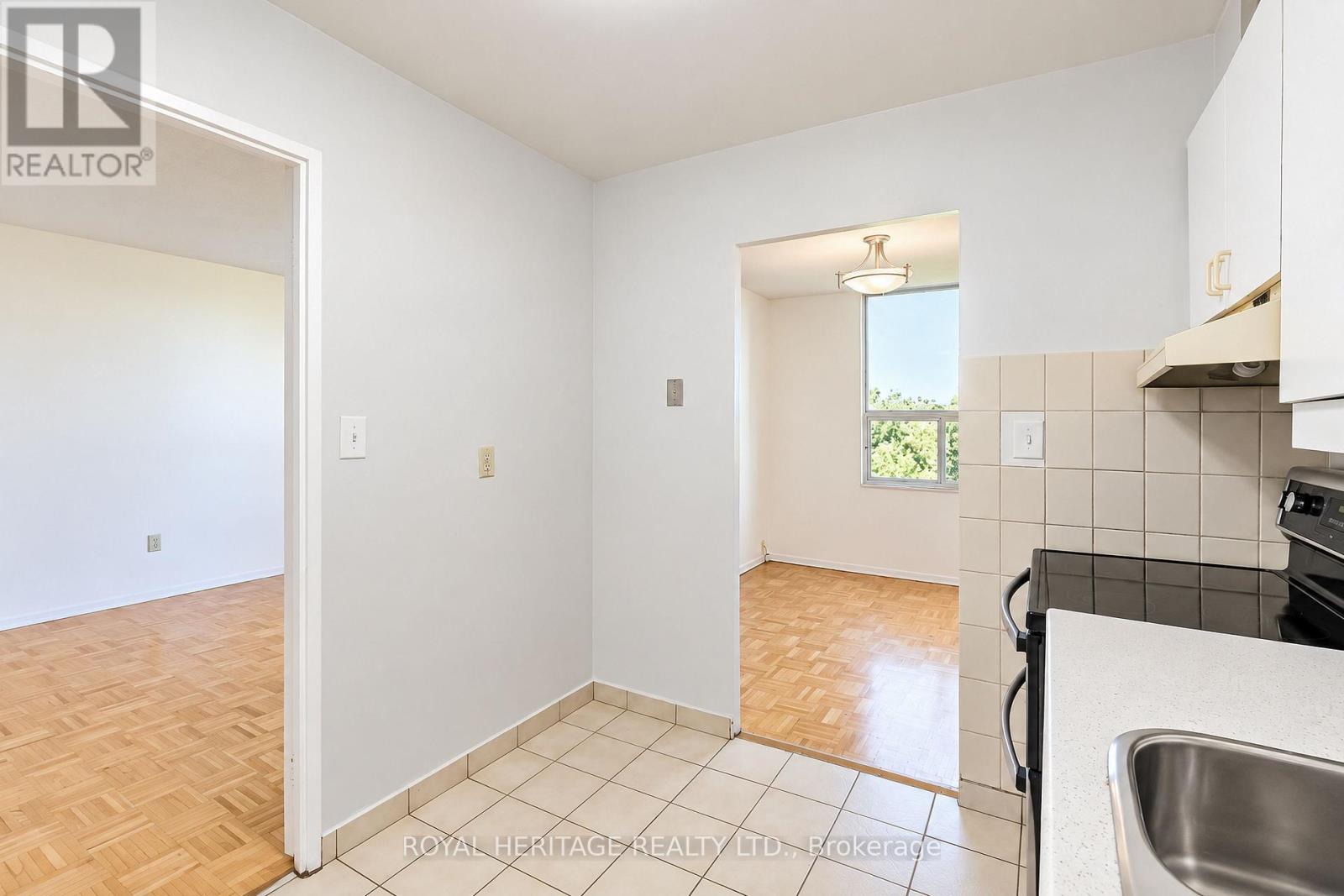 603 - 10 Edgecliff Golfway, Toronto (flemingdon Park), Ontario