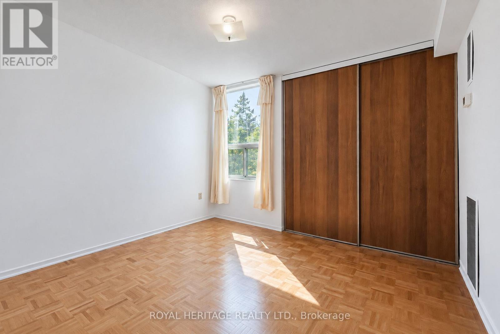 603 - 10 Edgecliff Golfway, Toronto (flemingdon Park), Ontario