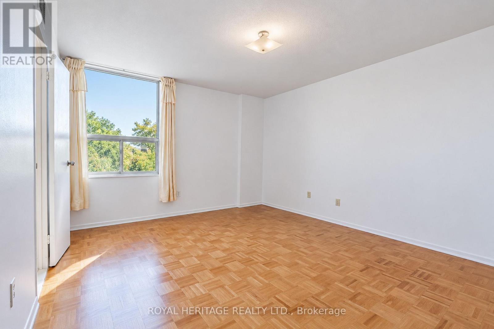603 - 10 Edgecliff Golfway, Toronto (flemingdon Park), Ontario