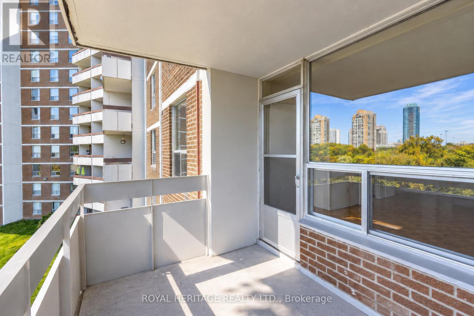 603 - 10 Edgecliff Golfway, Toronto (flemingdon Park), Ontario