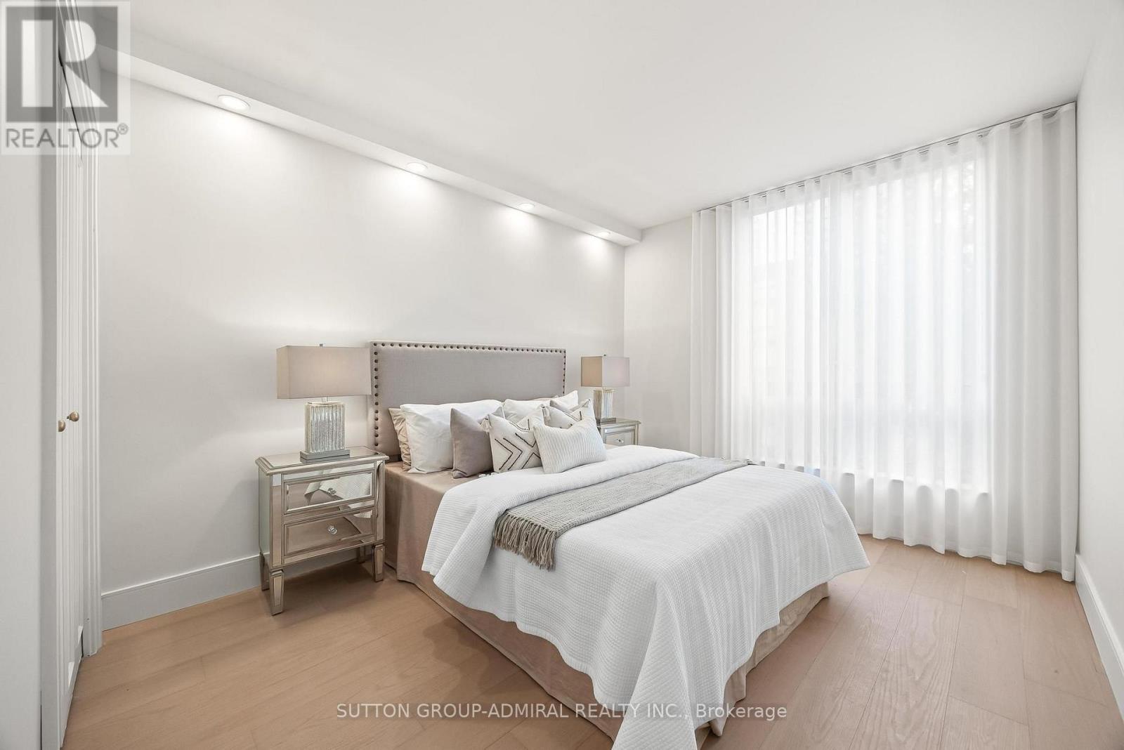 407 - 350 Lonsdale Road, Toronto (forest Hill South), Ontario