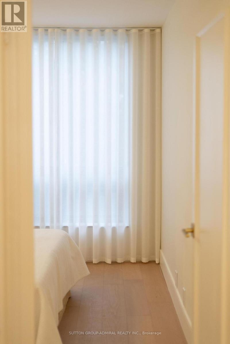 407 - 350 Lonsdale Road, Toronto (forest Hill South), Ontario