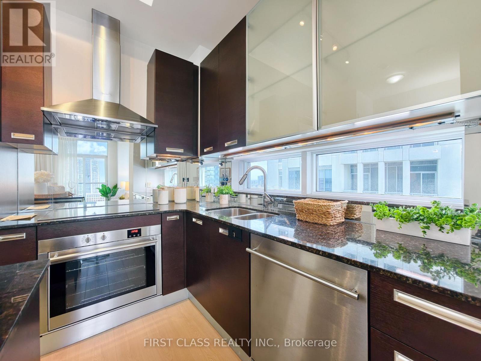 2501 - 21 Balmuto Street, Toronto (bay Street Corridor), Ontario