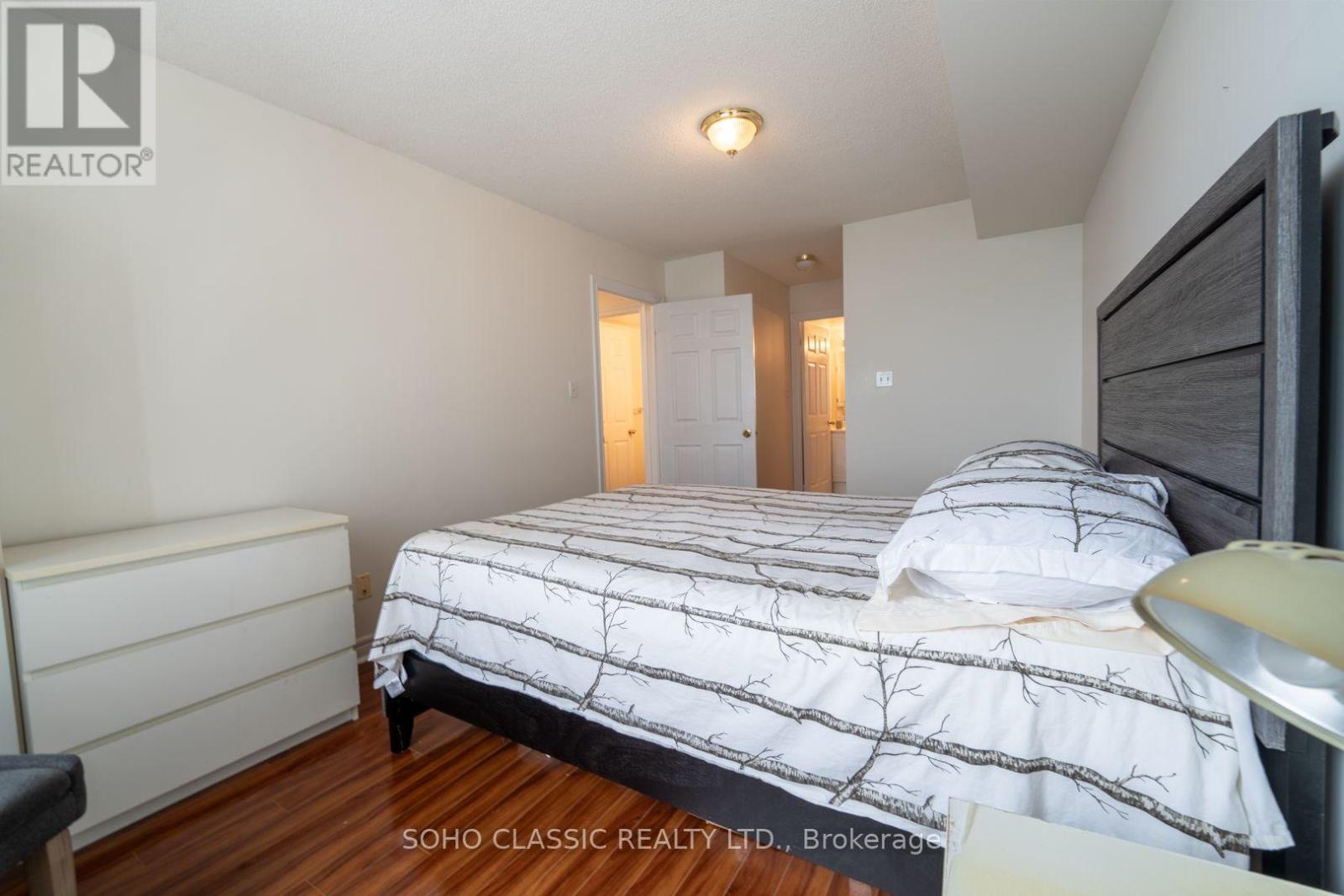 809 - 1700 Eglinton Avenue E, Toronto (victoria Village), Ontario