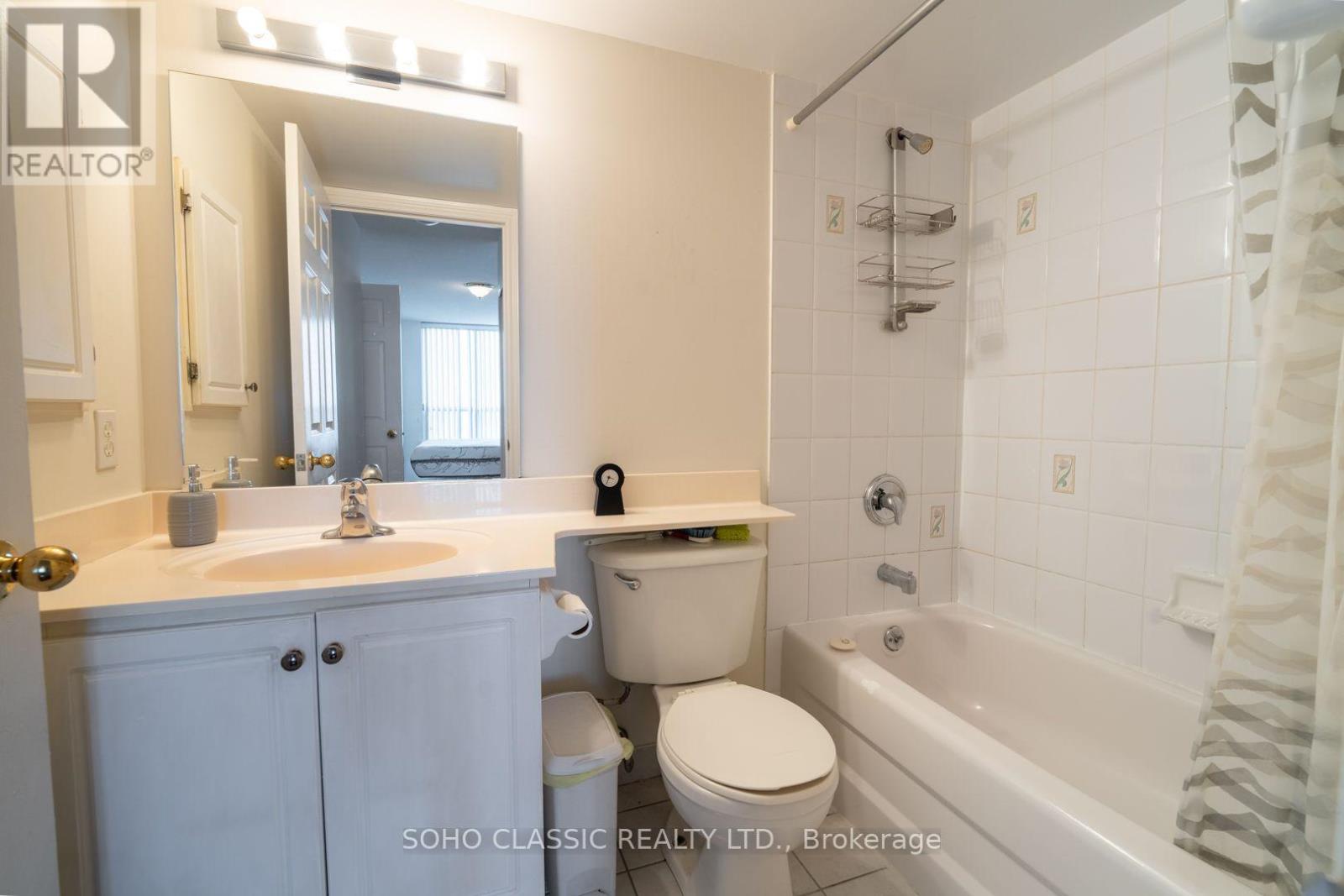 809 - 1700 Eglinton Avenue E, Toronto (victoria Village), Ontario