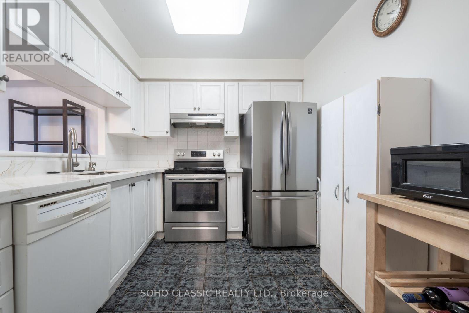 809 - 1700 Eglinton Avenue E, Toronto (victoria Village), Ontario