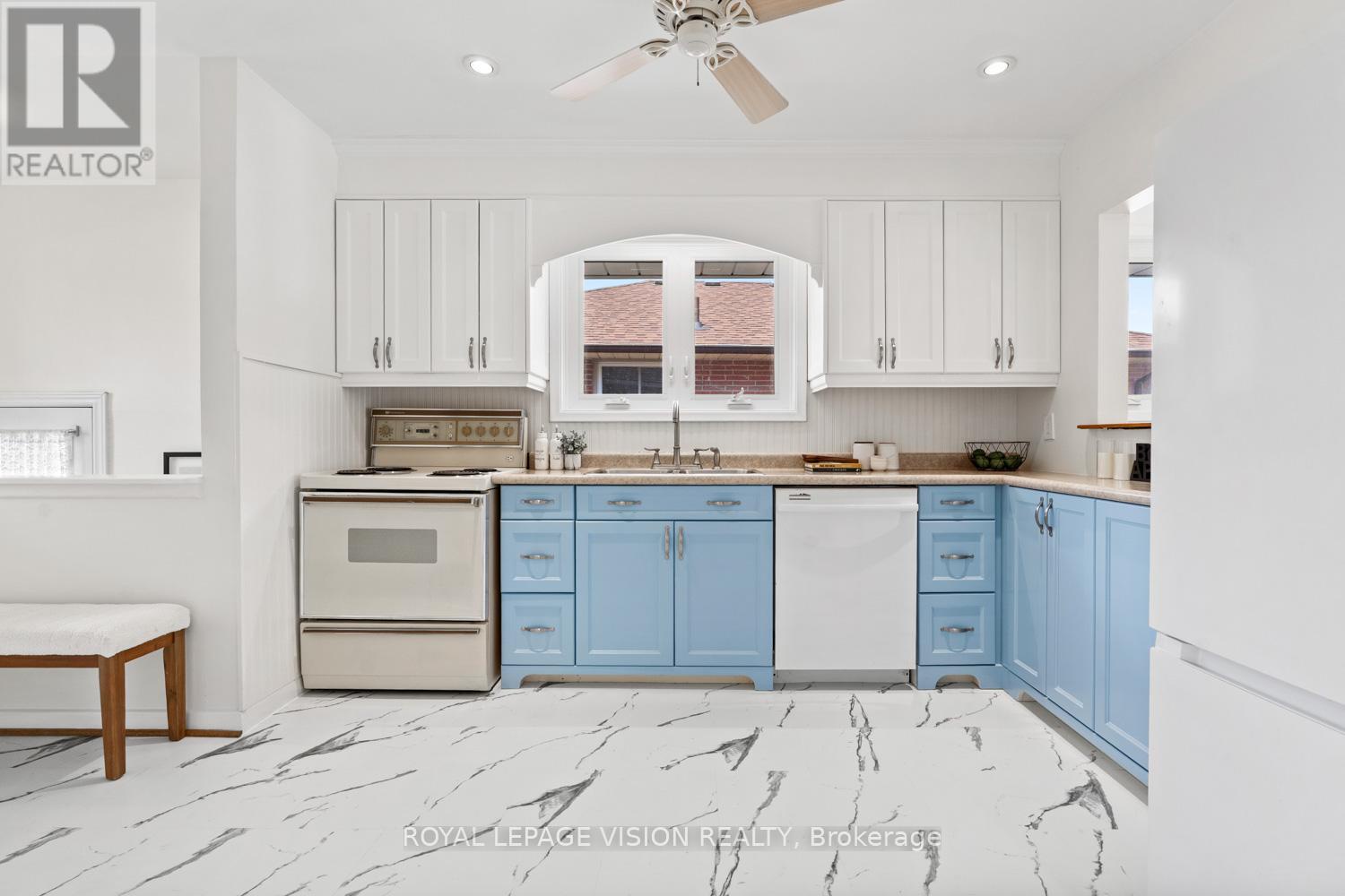 6 Macduff Crescent, Toronto (cliffcrest), Ontario