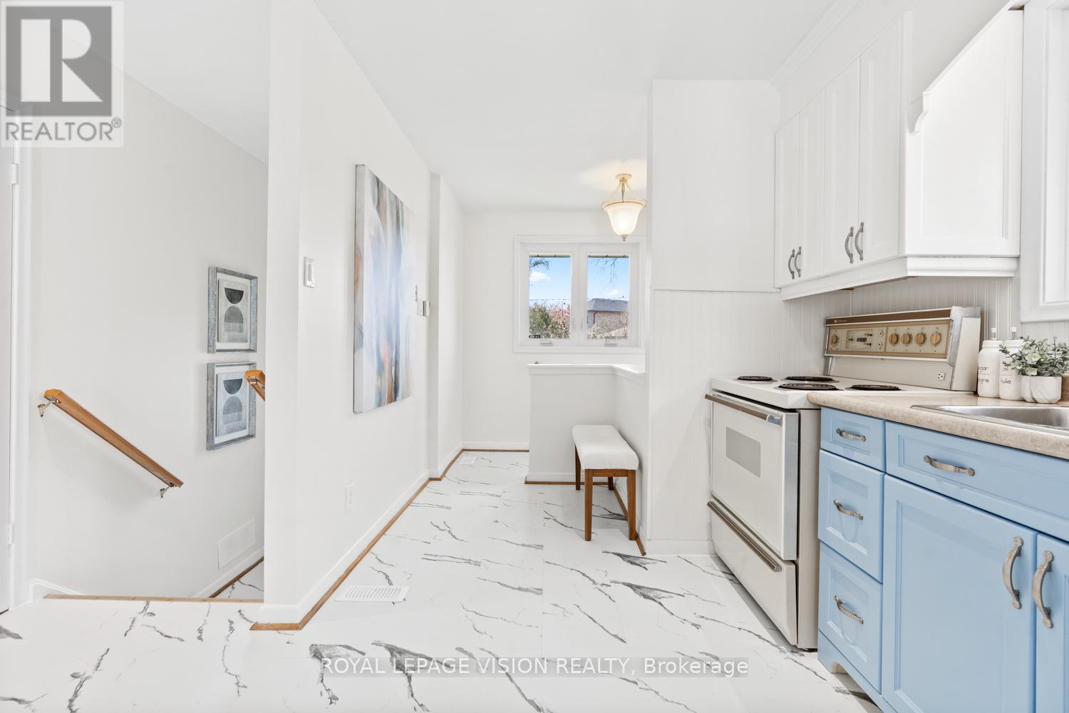 6 Macduff Crescent, Toronto (cliffcrest), Ontario