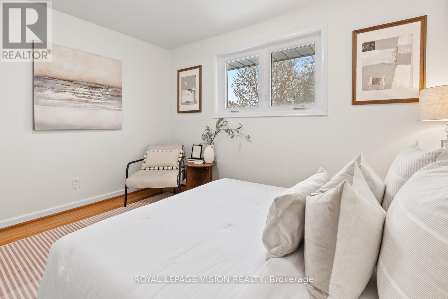 6 Macduff Crescent, Toronto (cliffcrest), Ontario