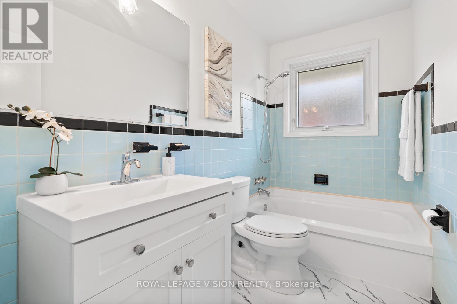 6 Macduff Crescent, Toronto (cliffcrest), Ontario