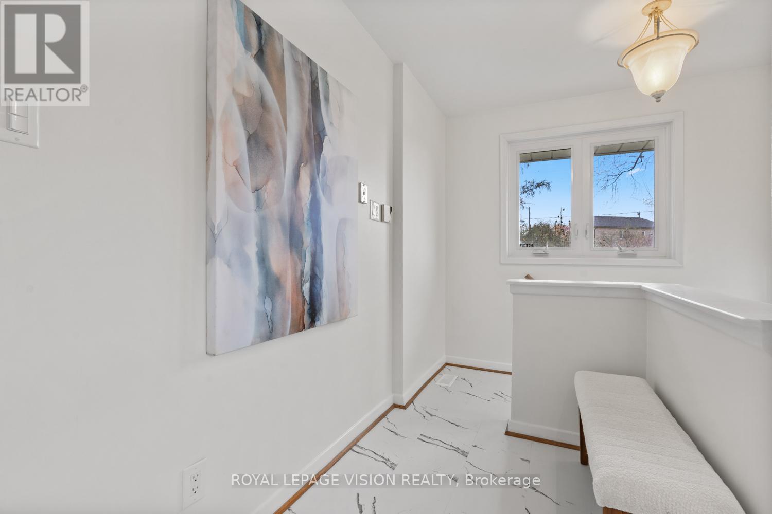 6 Macduff Crescent, Toronto (cliffcrest), Ontario
