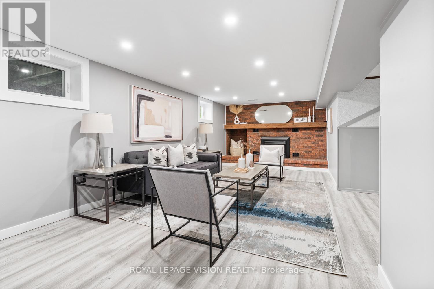 6 Macduff Crescent, Toronto (cliffcrest), Ontario