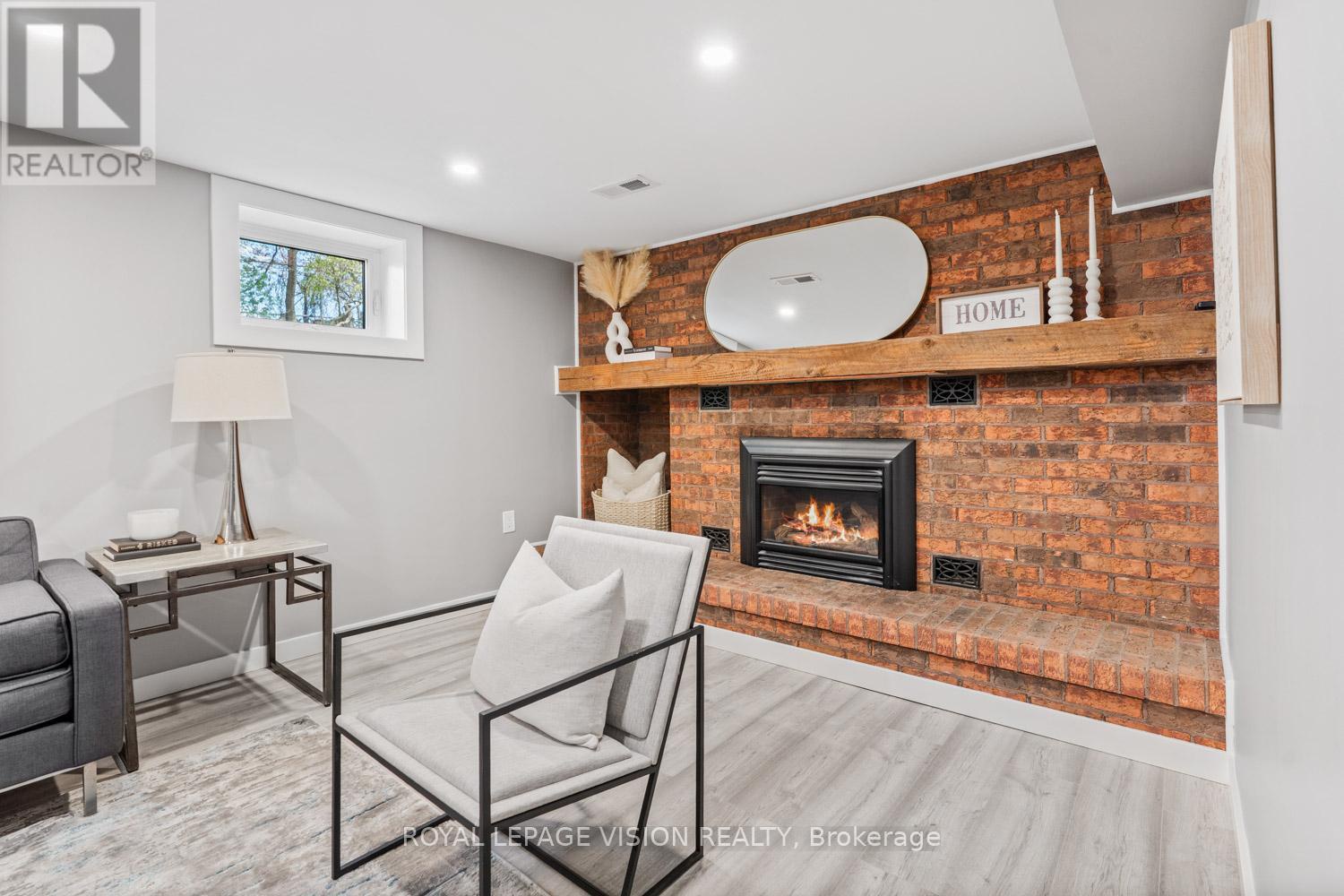 6 Macduff Crescent, Toronto (cliffcrest), Ontario