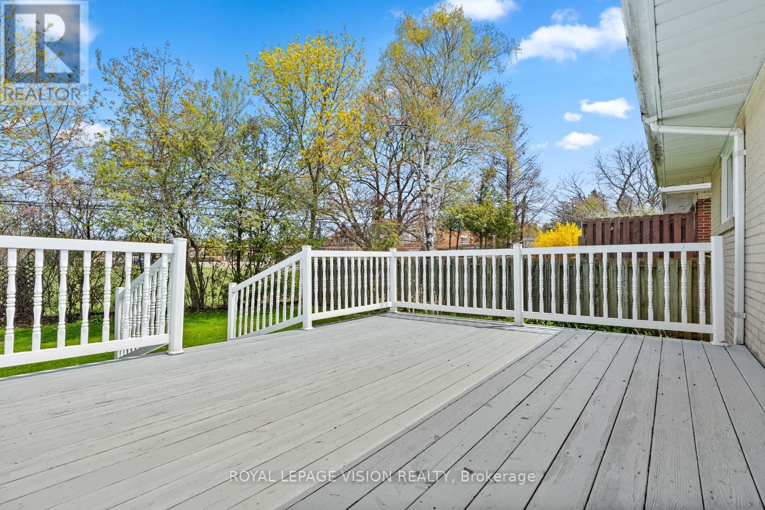 6 Macduff Crescent, Toronto (cliffcrest), Ontario