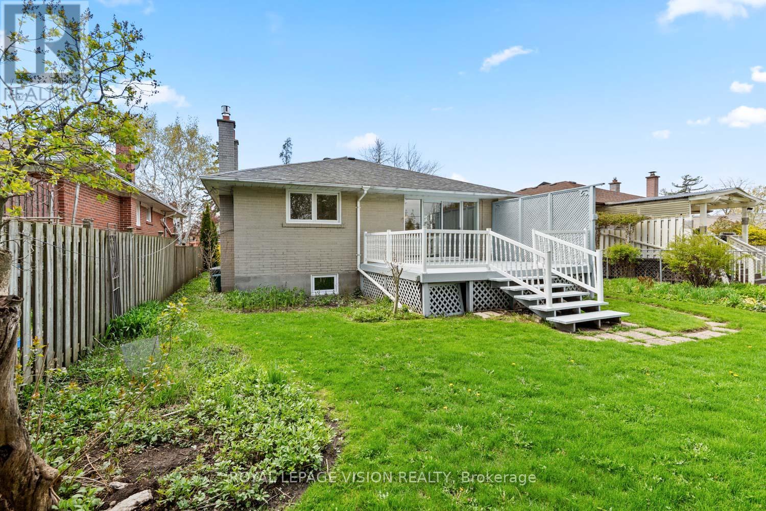 6 Macduff Crescent, Toronto (cliffcrest), Ontario