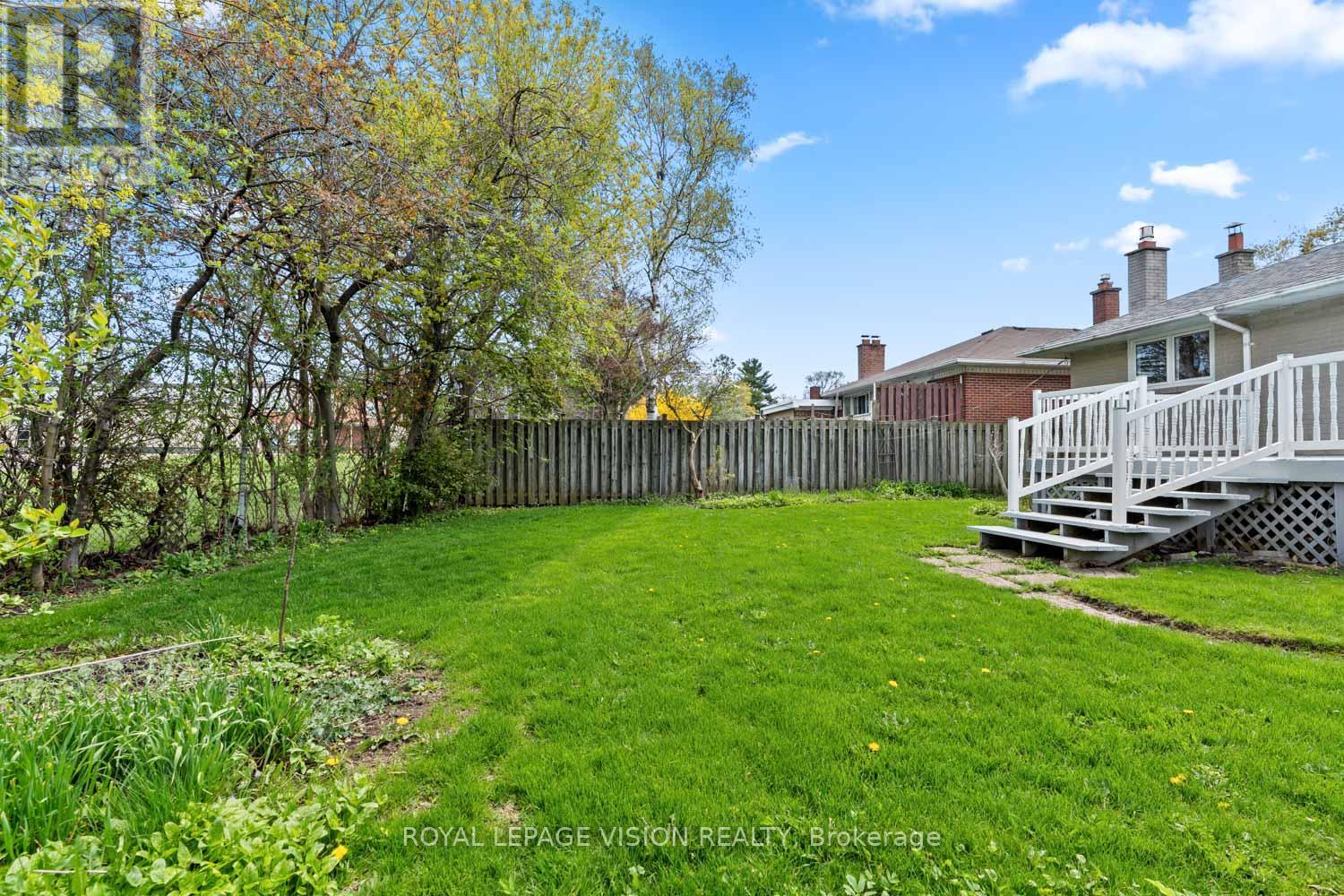6 Macduff Crescent, Toronto (cliffcrest), Ontario