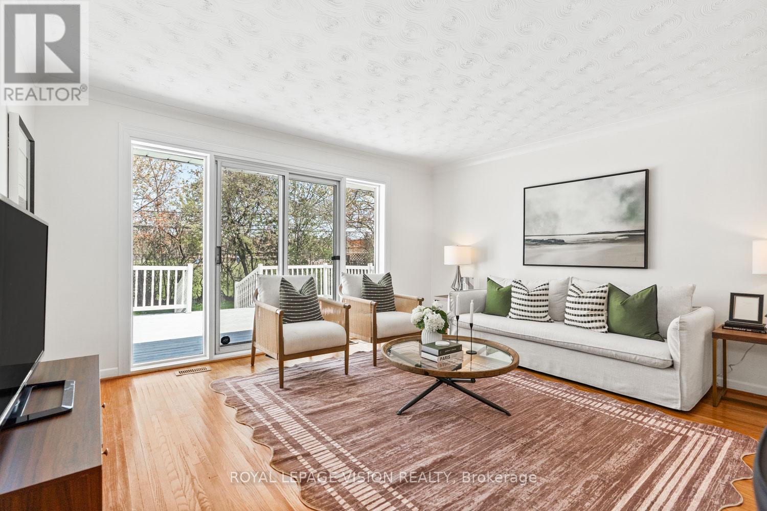6 Macduff Crescent, Toronto (cliffcrest), Ontario