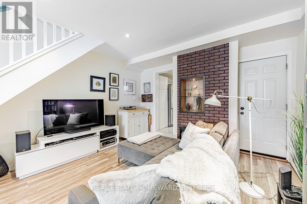 111 Jones Avenue, Toronto (south Riverdale), Ontario