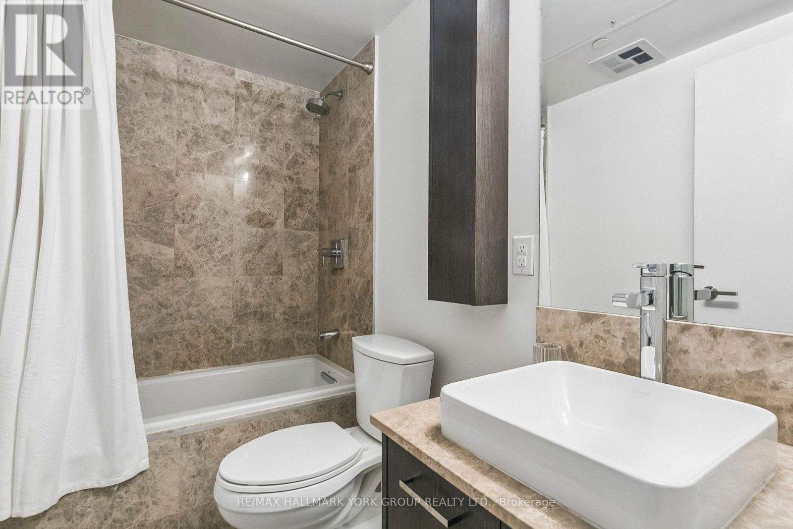 606 - 3018 Yonge Street, Toronto (lawrence Park South), Ontario