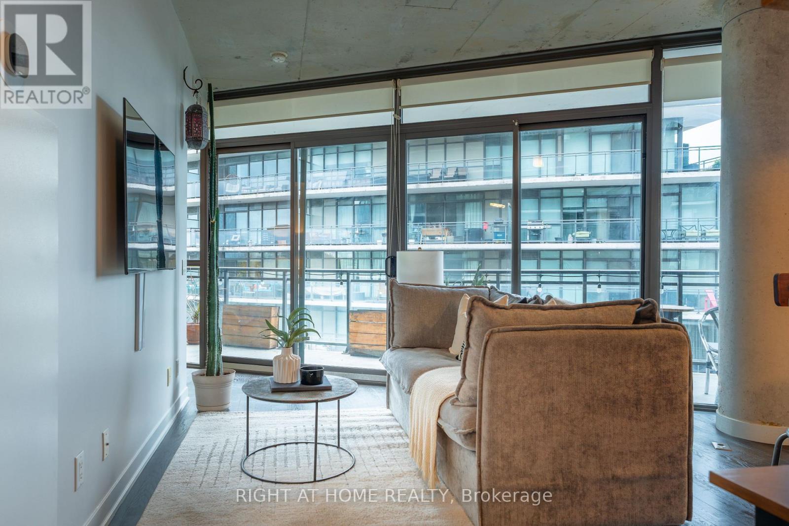 702 - 1201 Dundas Street E, Toronto (south Riverdale), Ontario