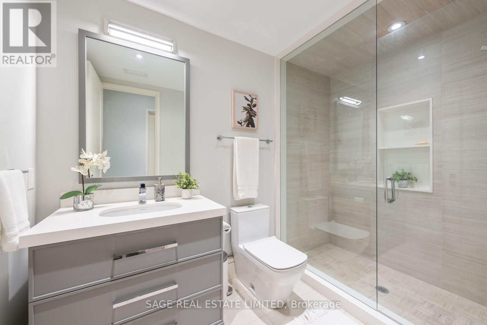 5 Thurloe Avenue, Toronto (mount Pleasant East), Ontario