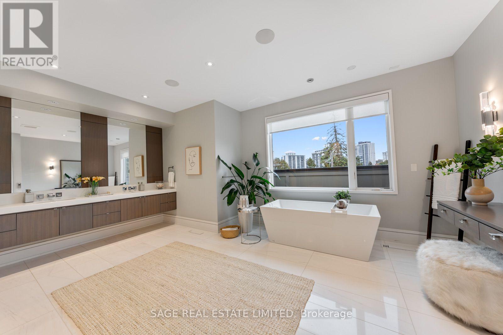 5 Thurloe Avenue, Toronto (mount Pleasant East), Ontario