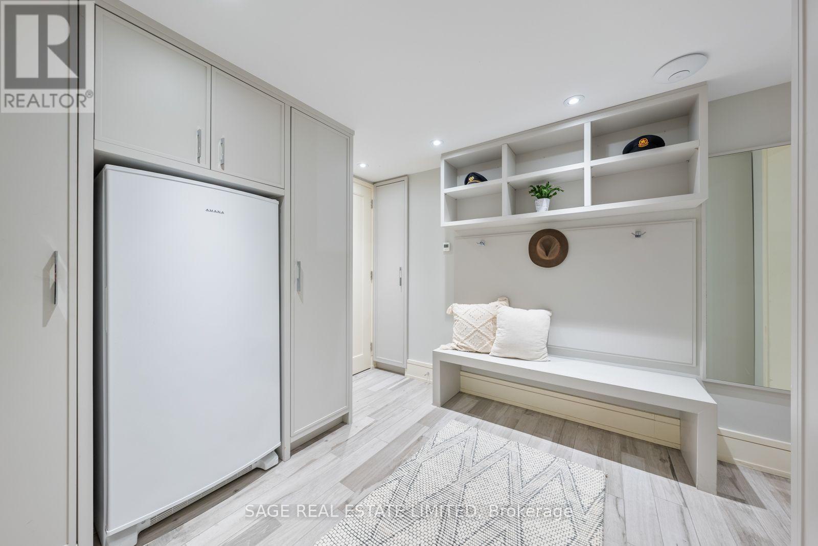 5 Thurloe Avenue, Toronto (mount Pleasant East), Ontario