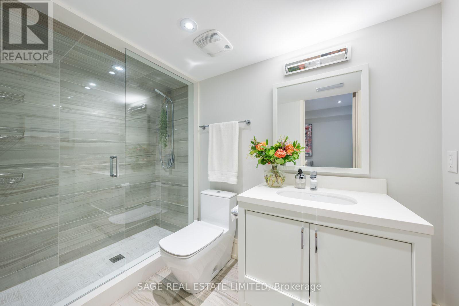 5 Thurloe Avenue, Toronto (mount Pleasant East), Ontario