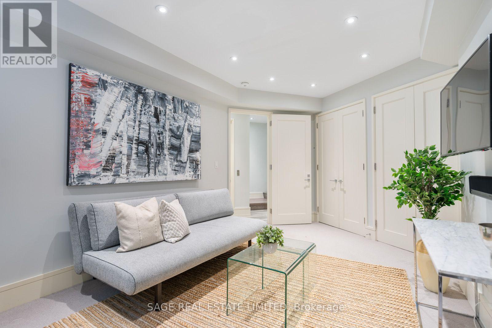 5 Thurloe Avenue, Toronto (mount Pleasant East), Ontario