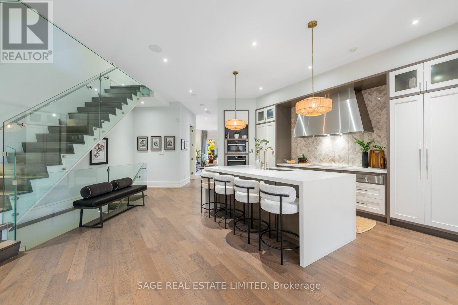 5 Thurloe Avenue, Toronto (mount Pleasant East), Ontario