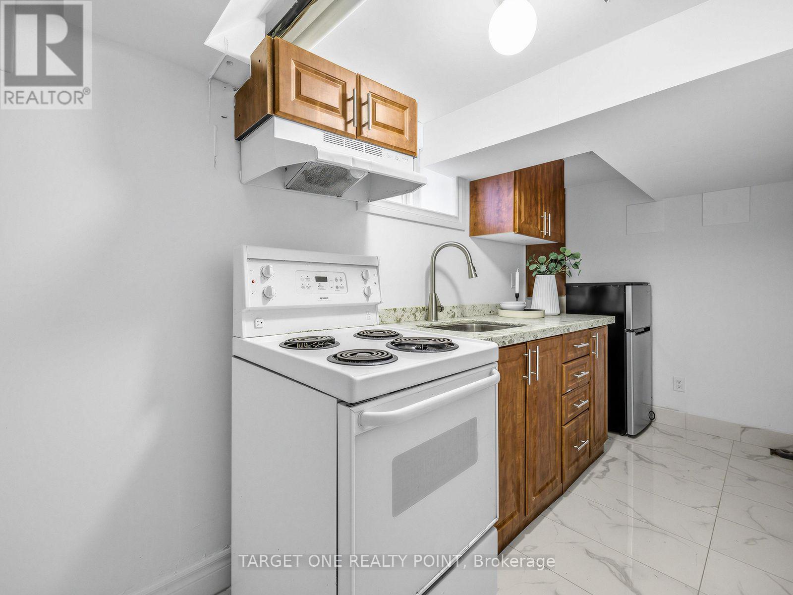 75 Gradwell Drive, Toronto (cliffcrest), Ontario