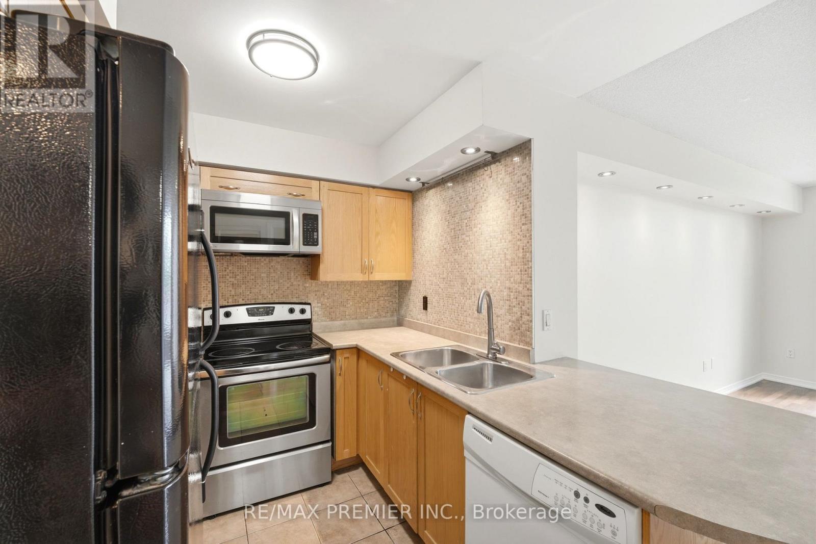 306 - 2772 Keele Street, Toronto (downsview-roding-cfb), Ontario