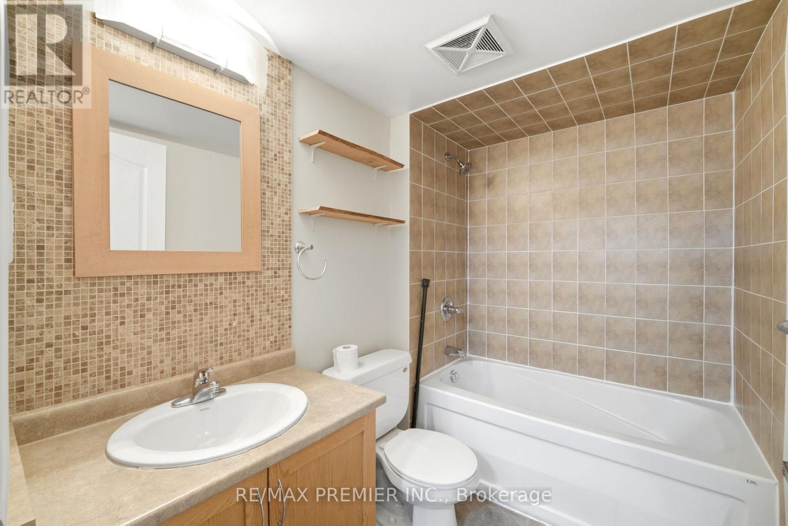 306 - 2772 Keele Street, Toronto (downsview-roding-cfb), Ontario