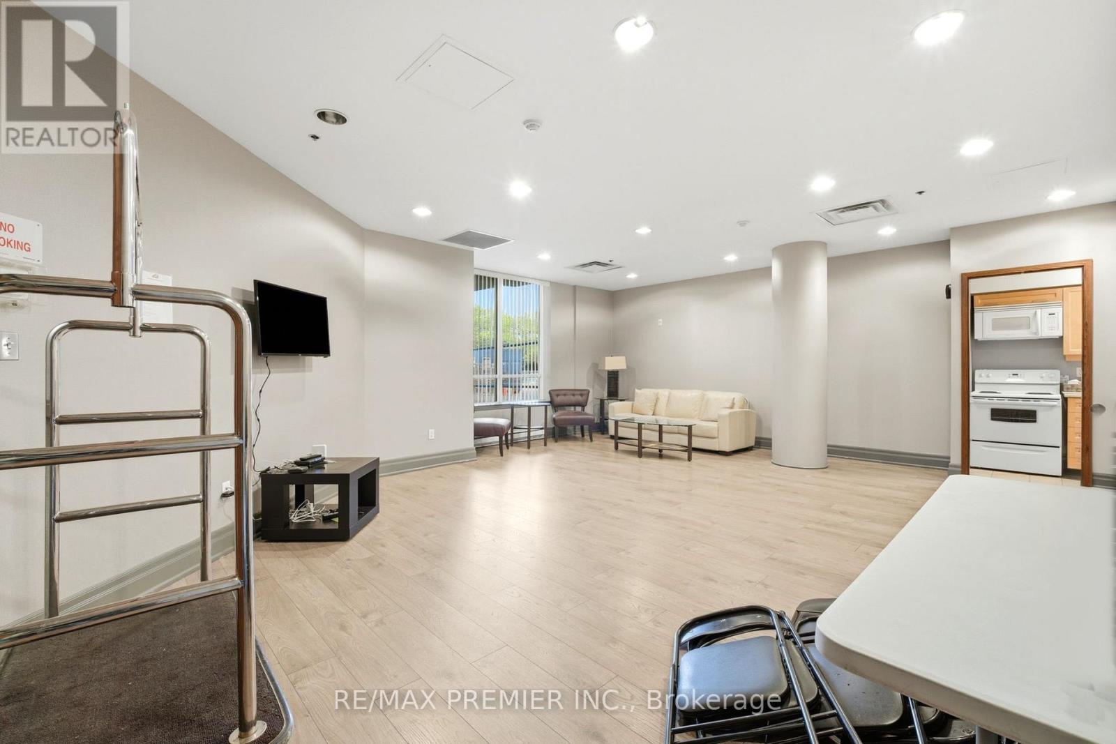 306 - 2772 Keele Street, Toronto (downsview-roding-cfb), Ontario