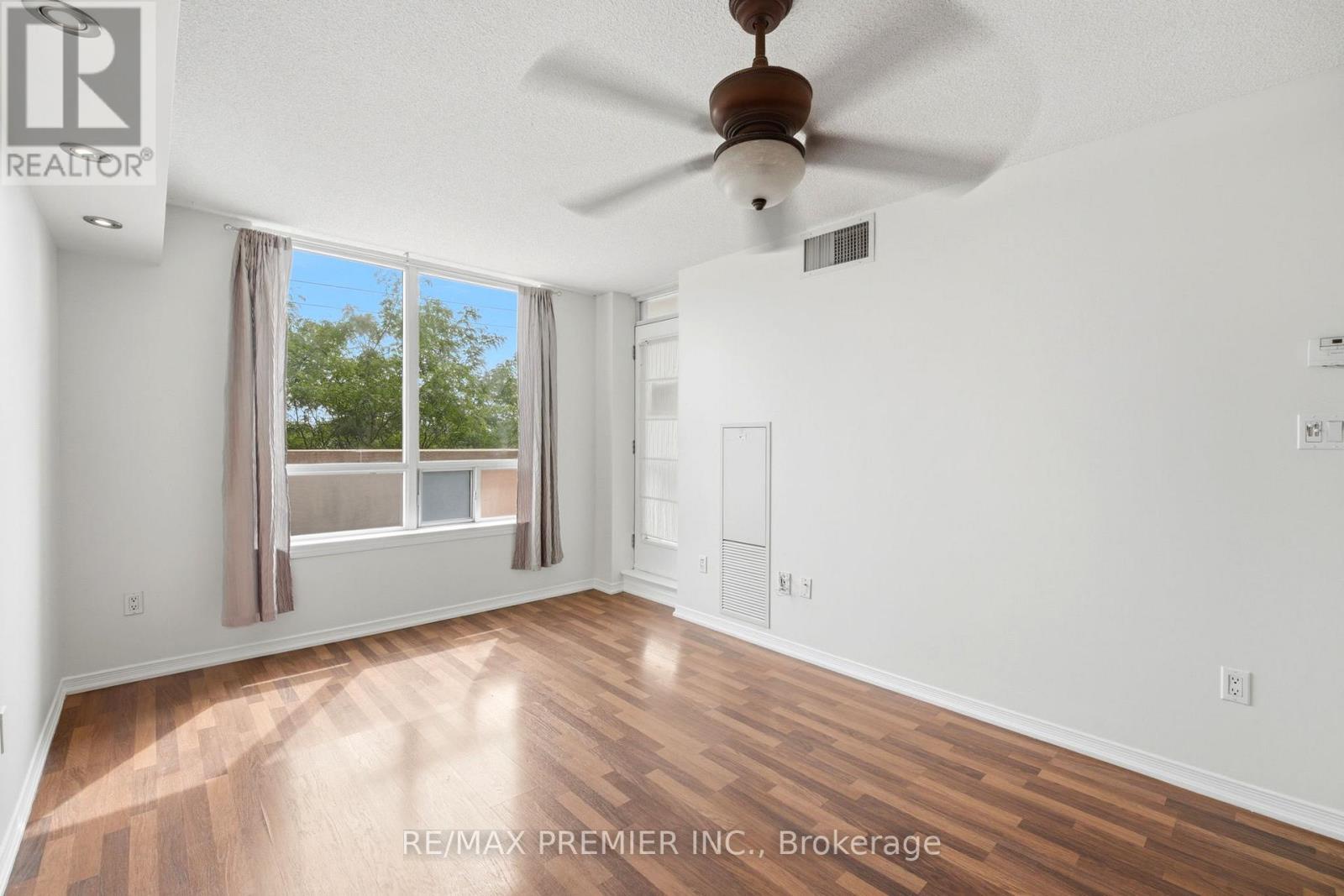 306 - 2772 Keele Street, Toronto (downsview-roding-cfb), Ontario