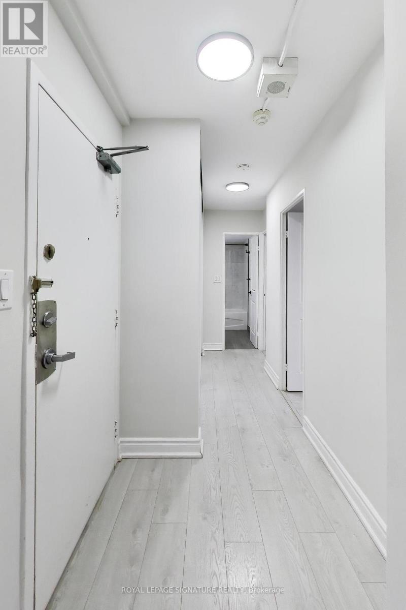 408 - 1 Massey Square, Toronto (crescent Town), Ontario
