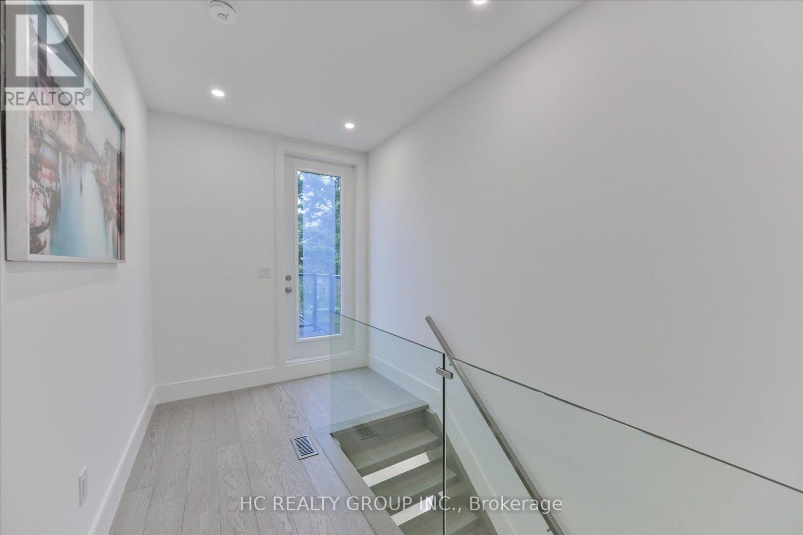 78 Greendale Avenue, Toronto (rockcliffe-smythe), Ontario