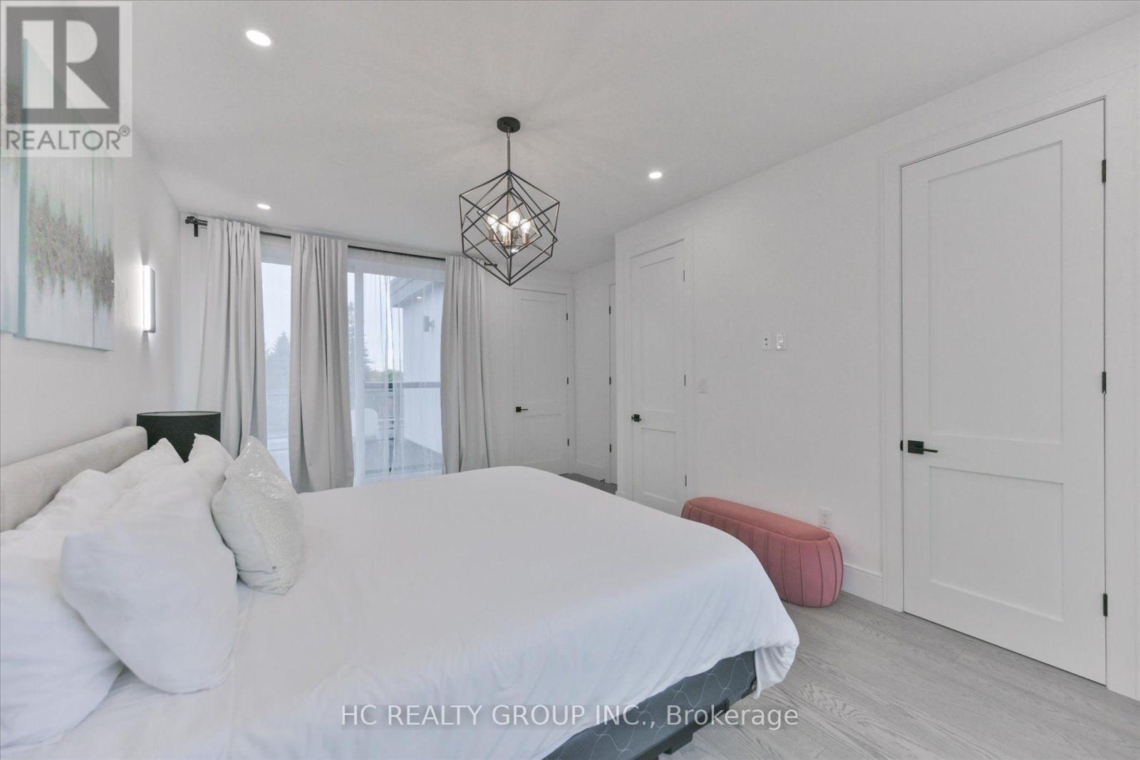 78 Greendale Avenue, Toronto (rockcliffe-smythe), Ontario