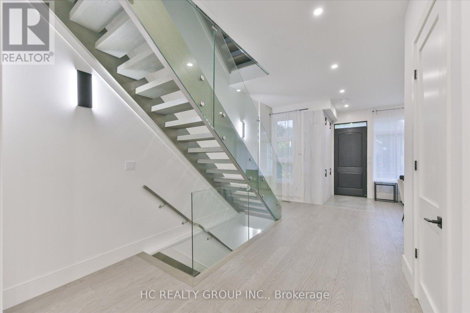 78 Greendale Avenue, Toronto (rockcliffe-smythe), Ontario