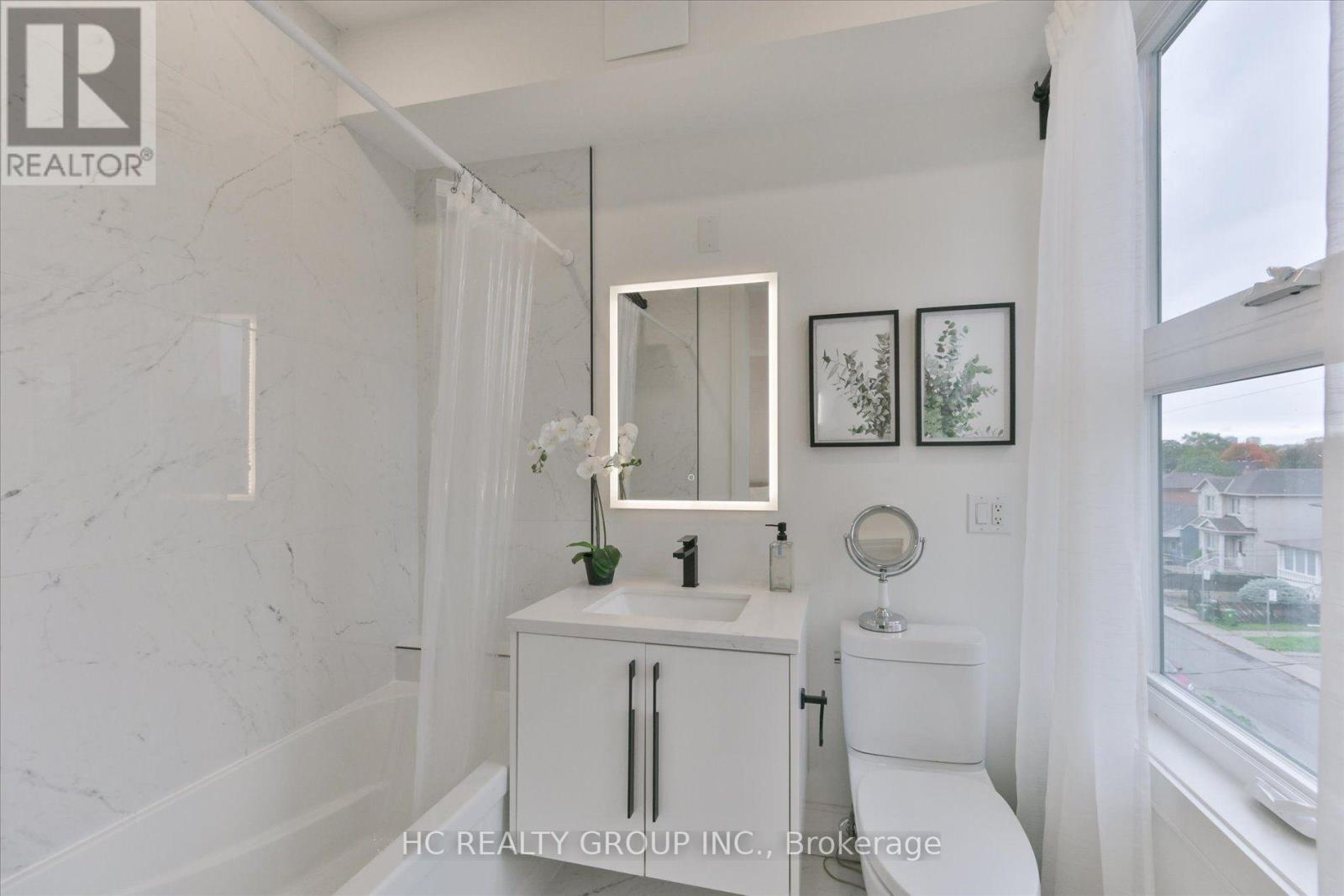 78 Greendale Avenue, Toronto (rockcliffe-smythe), Ontario